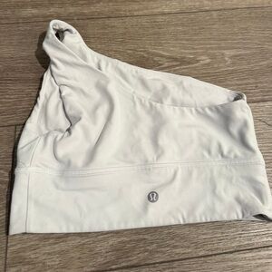 White one shoulder lululemon sports bra
Size 6